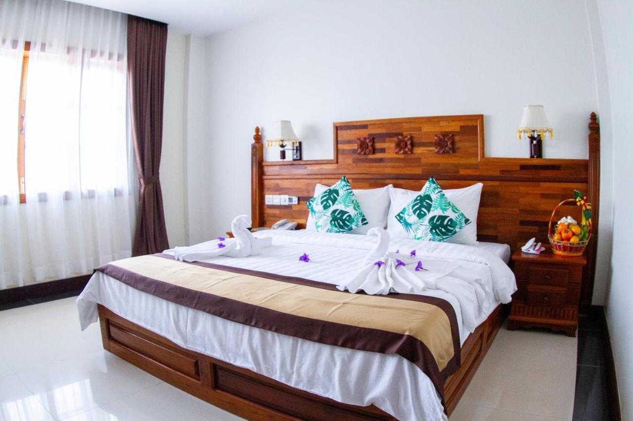 Kampong Thom Palace Hotel Dış mekan fotoğraf