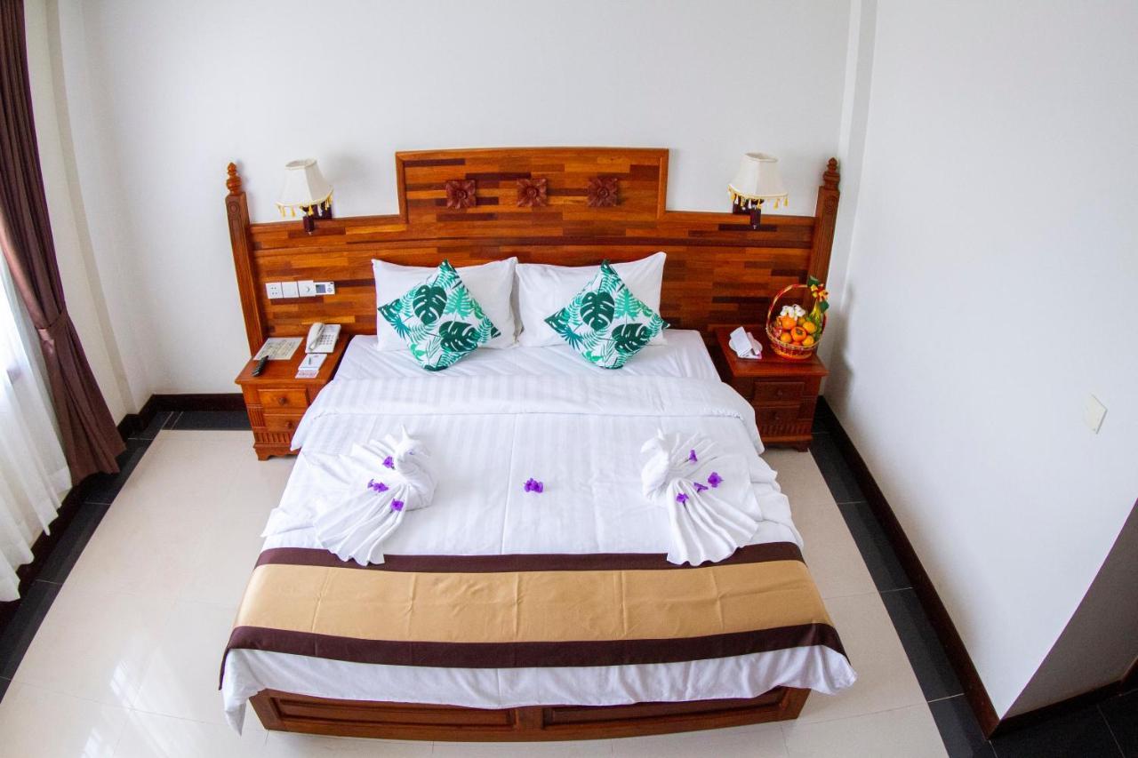 Kampong Thom Palace Hotel Dış mekan fotoğraf