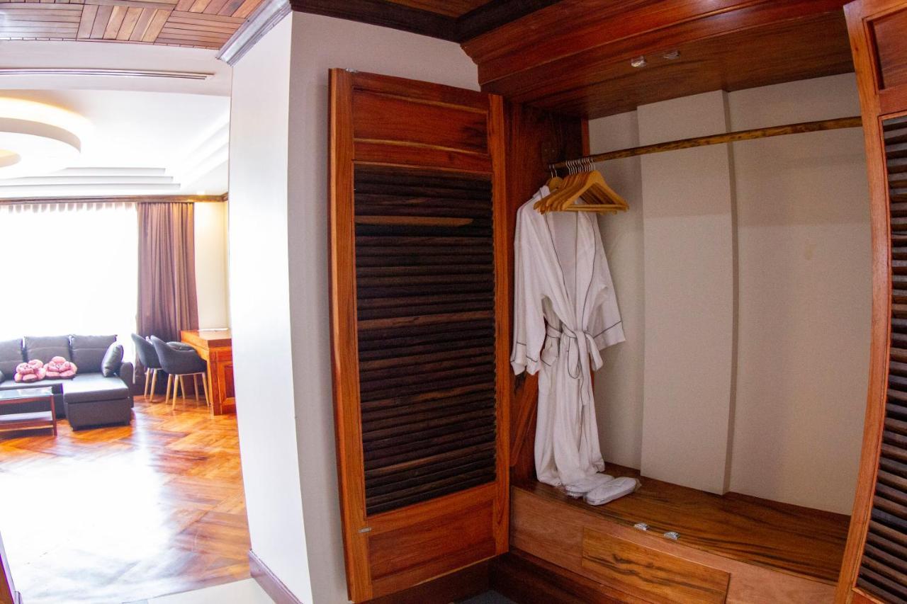 Kampong Thom Palace Hotel Dış mekan fotoğraf