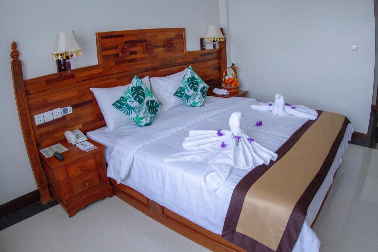 Kampong Thom Palace Hotel Dış mekan fotoğraf