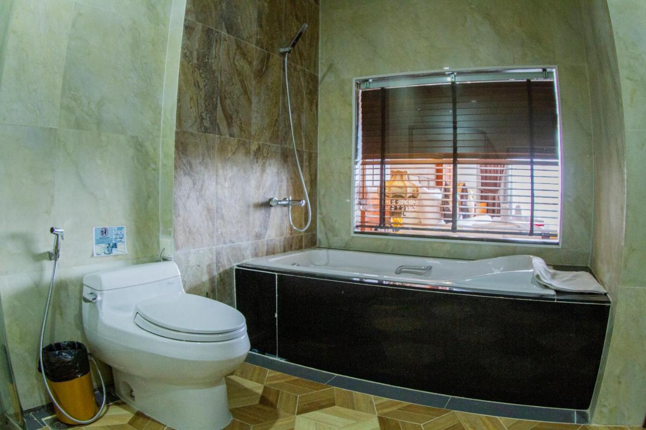 Kampong Thom Palace Hotel Dış mekan fotoğraf