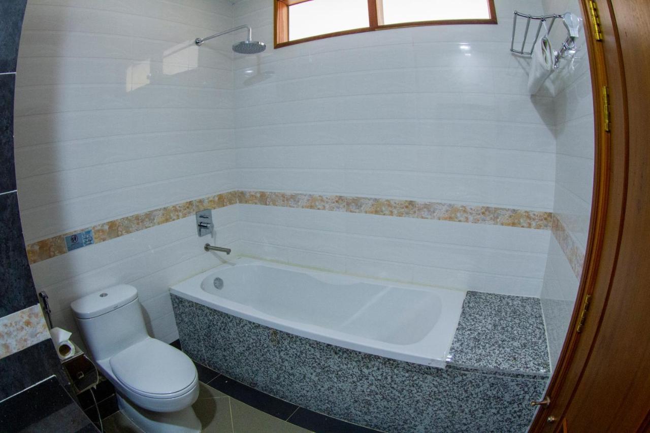 Kampong Thom Palace Hotel Dış mekan fotoğraf