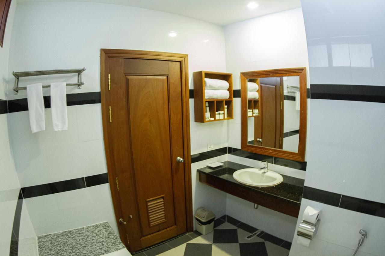Kampong Thom Palace Hotel Dış mekan fotoğraf