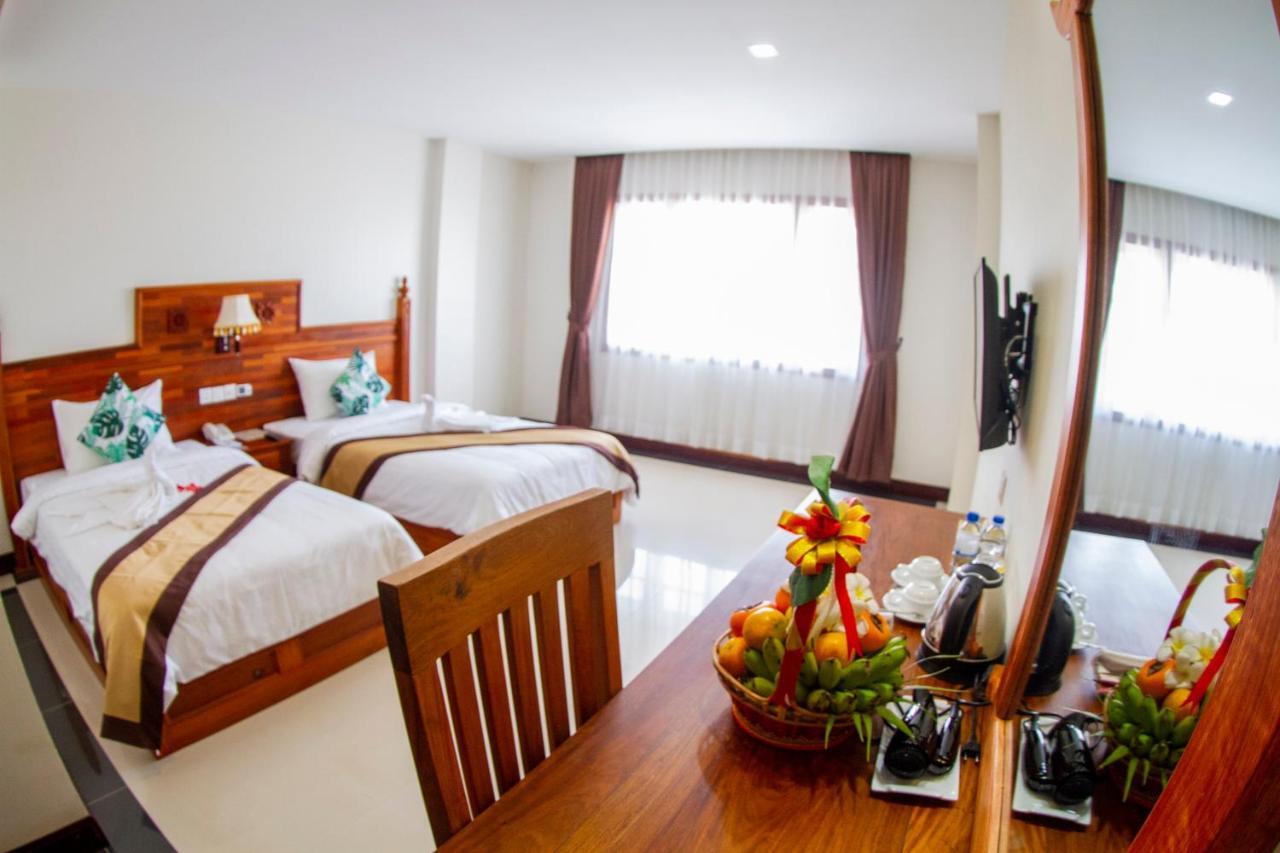 Kampong Thom Palace Hotel Dış mekan fotoğraf
