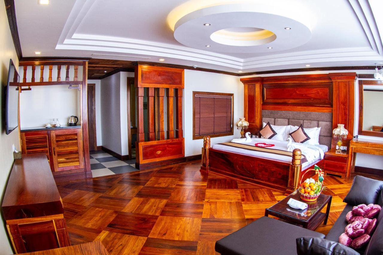 Kampong Thom Palace Hotel Dış mekan fotoğraf