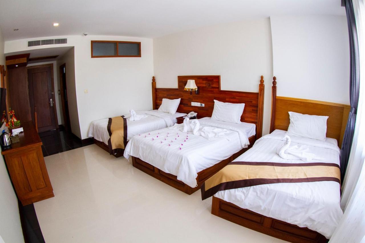 Kampong Thom Palace Hotel Dış mekan fotoğraf