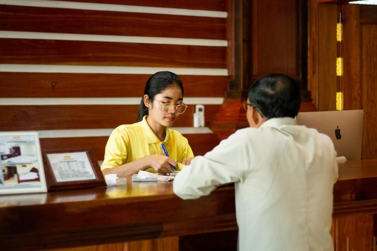 Kampong Thom Palace Hotel Dış mekan fotoğraf