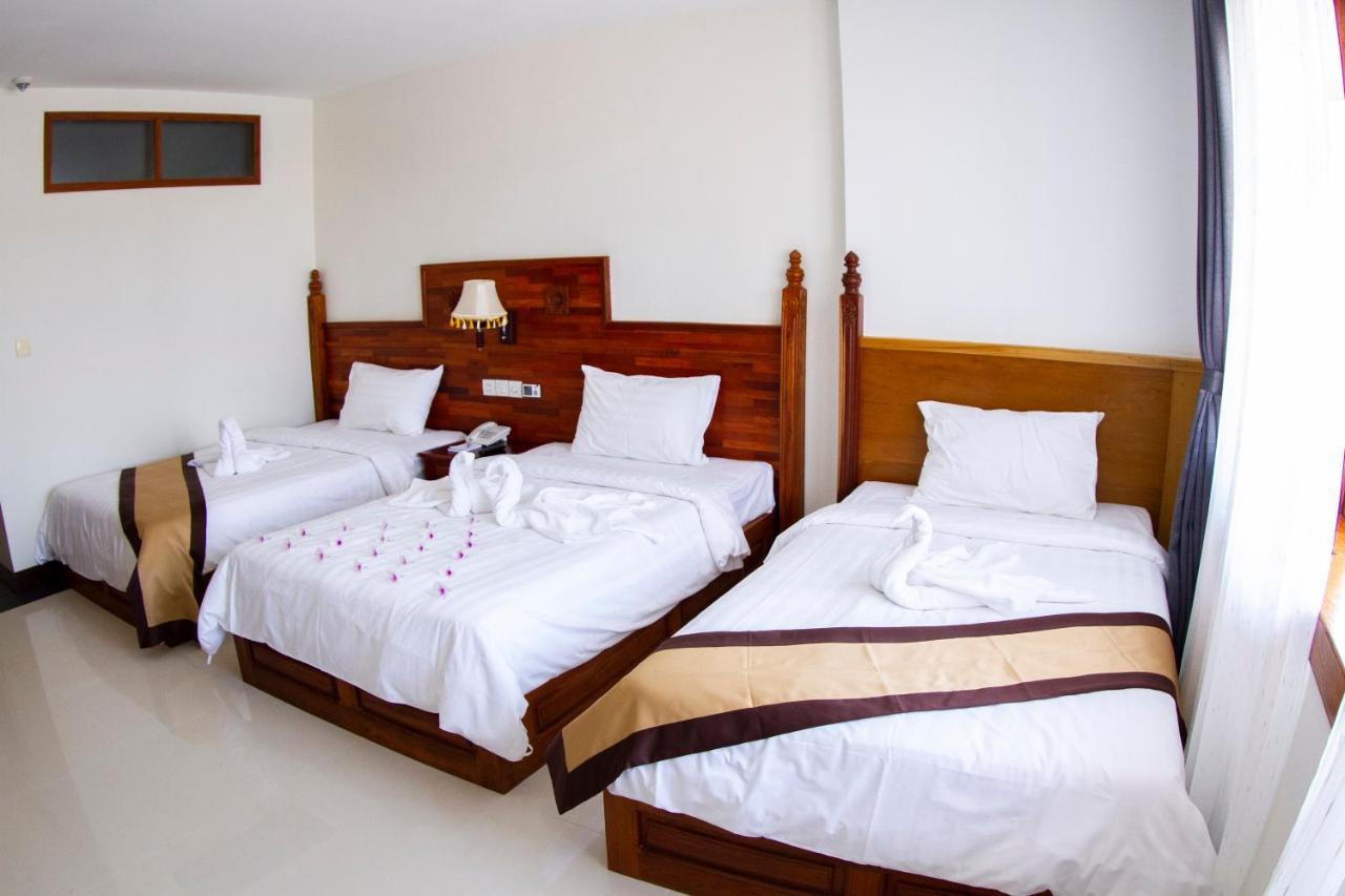 Kampong Thom Palace Hotel Dış mekan fotoğraf