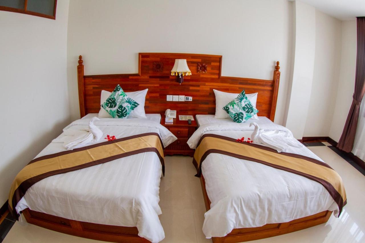 Kampong Thom Palace Hotel Dış mekan fotoğraf