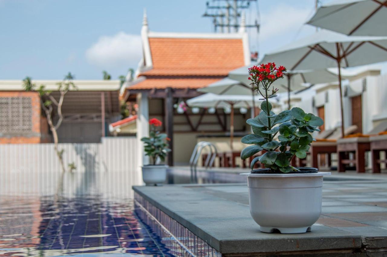 Kampong Thom Palace Hotel Dış mekan fotoğraf