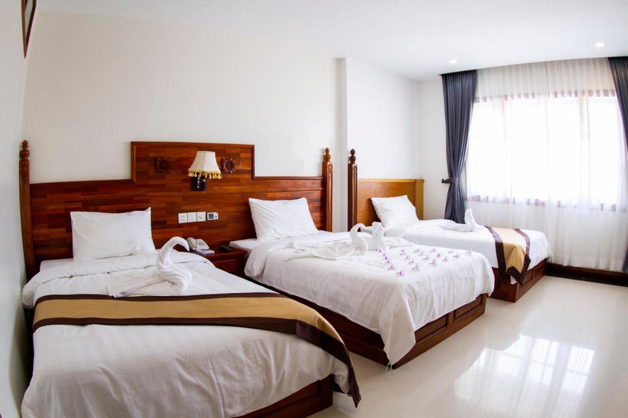 Kampong Thom Palace Hotel Dış mekan fotoğraf