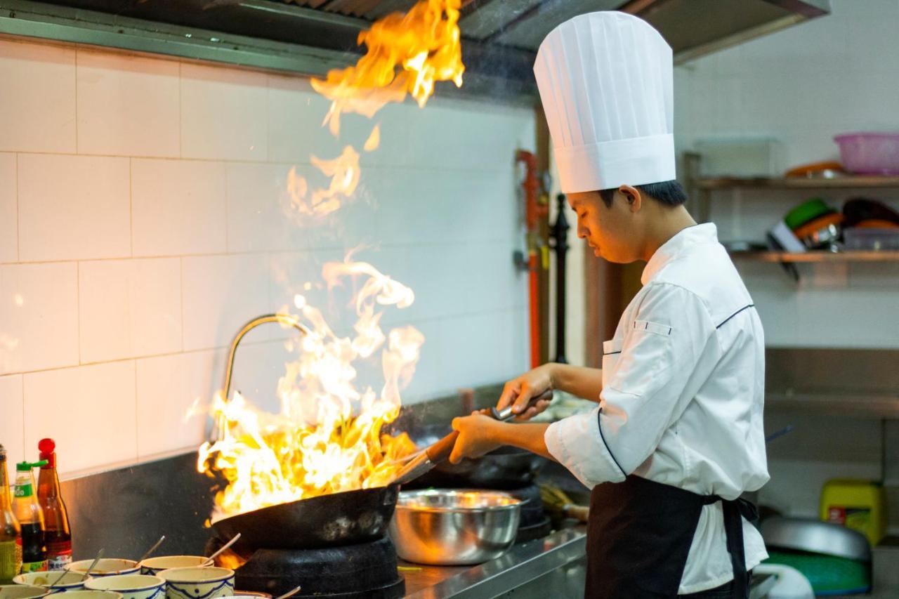 Kampong Thom Palace Hotel Dış mekan fotoğraf